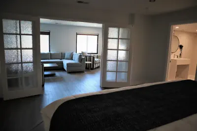 Photo 5 - Homestay Suites - Studios & Spas