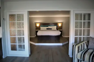 Photo 4 - Homestay Suites - Studios & Spas