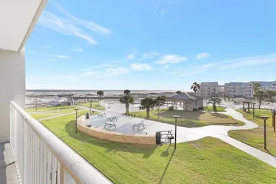 Photo 2 - Royal Gulf Beach & Racquet Club 5110 2 Bedroom Condo by RedAwning