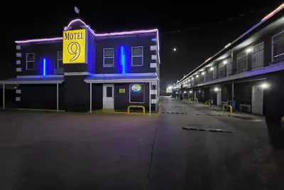 Photo 2 - Motel 9