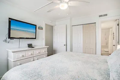 Photo 5 - 1109 Waters Edge Resort 1 Bedroom Condo by RedAwning