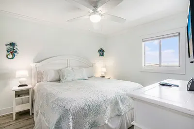 Photo 4 - 1109 Waters Edge Resort 1 Bedroom Condo by RedAwning