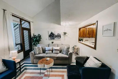 Photo 2 - 73SW - F/P - W/D - Sleeps 6