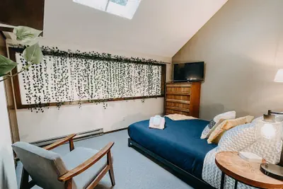 Photo 3 - 73SW - F/P - W/D - Sleeps 6