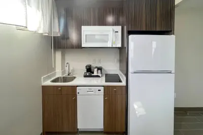 Photo 2 - MainStay Suites Bronx - Belmont