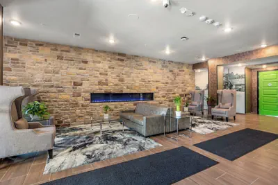 Photo 2 - Cobblestone Hotel & Suites - De Pere/Green Bay