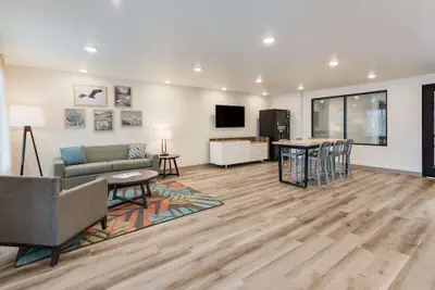 Photo 5 - WoodSpring Suites Meridian