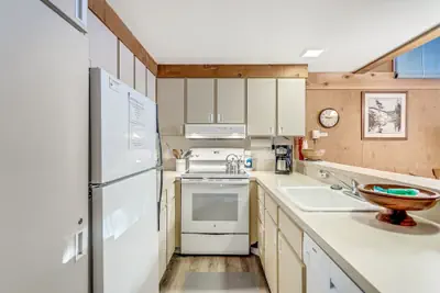 Photo 5 - Modern & Sleek Condo - Creekside #110 by Bear Valley Vacation Rentals