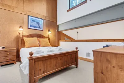 Photo 3 - Modern & Sleek Condo - Creekside #110 by Bear Valley Vacation Rentals