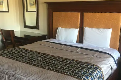 Photo 4 - Great Western Inn & Suites