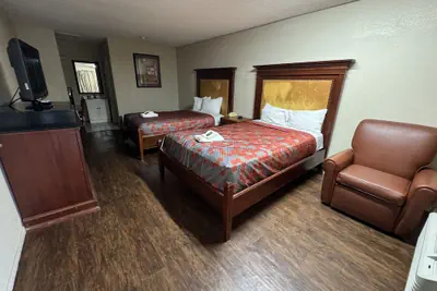 Photo 5 - Great Western Inn & Suites