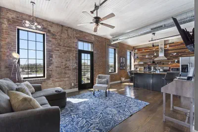 Photo 3 - Urban Lofts