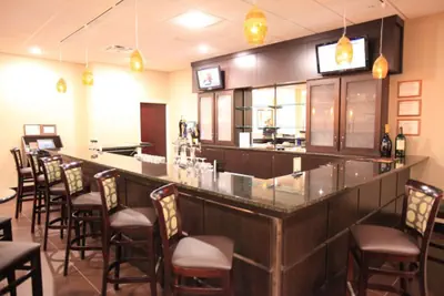 Photo 5 - Quality Inn & Suites Downtown Mansfield