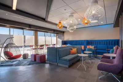 Photo 4 - Tru by Hilton Naperville Chicago