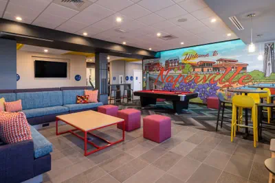 Photo 3 - Tru by Hilton Naperville Chicago