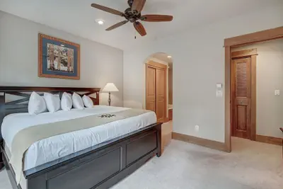 Photo 4 - Luxurious 1 Br In River Run Village With Ski In Ski Out, Kids Ski Free, No Cleaning Fees 1 Bedroom Condo by RedAwning
