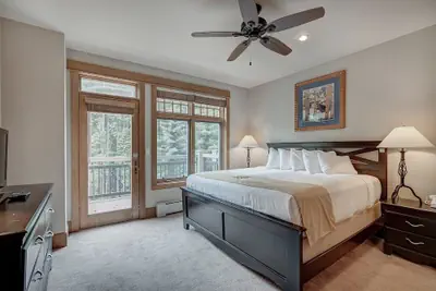 Photo 3 - Luxurious 1 Br In River Run Village With Ski In Ski Out, Kids Ski Free, No Cleaning Fees 1 Bedroom Condo by RedAwning