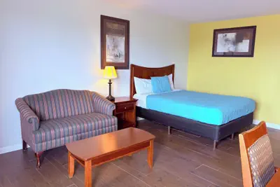 Photo 4 - Champions Inn Del Rio TX Near US 90