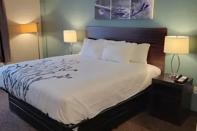 Photo 4 - Sleep Inn & Suites - Coliseum Area