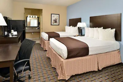 Photo 2 - Western Inn & Suites