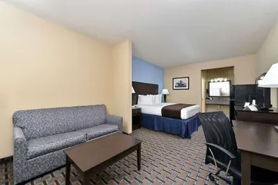 Photo 5 - Western Inn & Suites