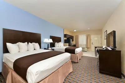 Photo 3 - Western Inn & Suites