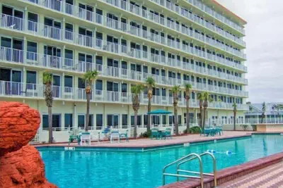 Photo 5 - Beautiful Beachfront Resort Condo
