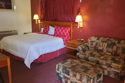 Photo 3 - Coratel Inn & Suites by Jasper Hutchinson