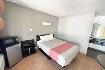 Photo 4 - PT6 INN