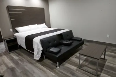 Photo 3 - Crystal Inn