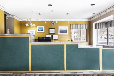 Photo 3 - Cedar Valley Inn