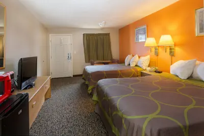 Photo 4 - Cedar Valley Inn