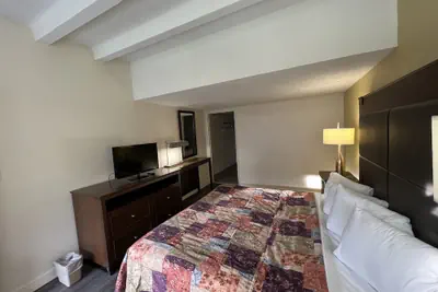 Photo 3 - James River Inn & Suites
