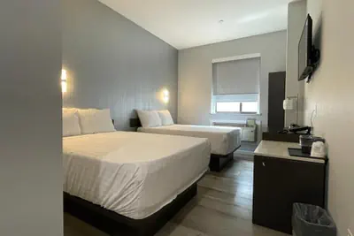 Photo 4 - King Hotel Brooklyn Sunset Park