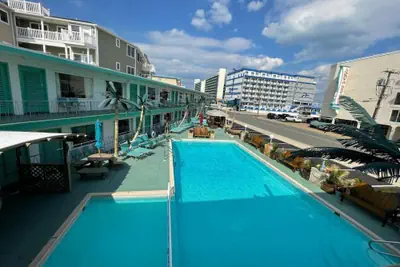 Photo 2 - Bel Air Motel