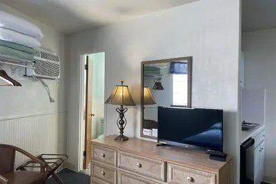 Photo 3 - Bel Air Motel