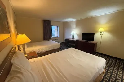 Photo 3 - Norwood Inn & Suites by BlissPoint Post Rd Indianapolis