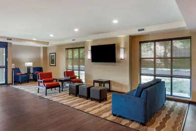 Photo 3 - Comfort Inn & Suites Charlottesville Hollymead Town Center