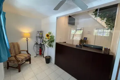Photo 3 - Beach Motel & Suites