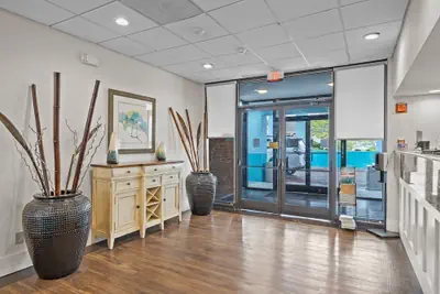 Photo 3 - Garnet Inn & Suites, Morehead City near Atlantic Beach