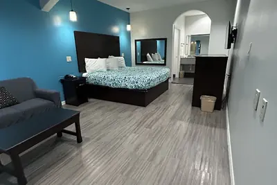 Photo 3 - Regency Inn and Suites