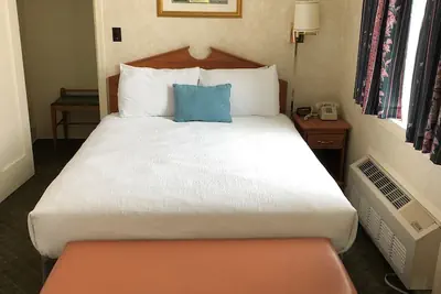 Photo 5 - Stearns Hotel
