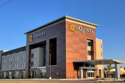 Photo 2 - La Quinta Inn & Suites by Wyndham Denver Parker