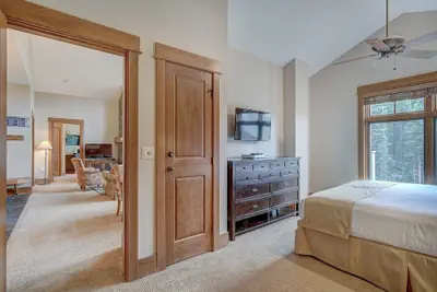 Photo 5 - Luxurious 2 Br In River Run Village With Ski In Ski Out- No Cleaning Fee 2 Bedroom Condo by RedAwning