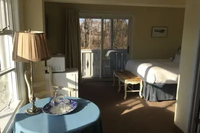 Photo 3 - The Beach Rose Inn