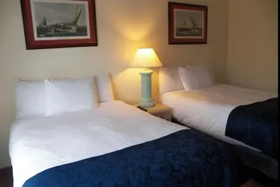 Photo 4 - The Beach Rose Inn