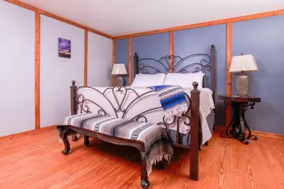Photo 3 - Round Top Hotel