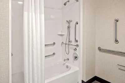 Photo 2 - Hampton Inn & Suites Cincinnati West