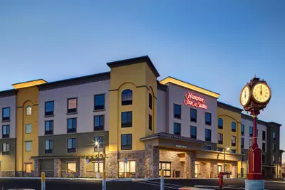 Photo 2 - Hampton Inn & Suites Marina