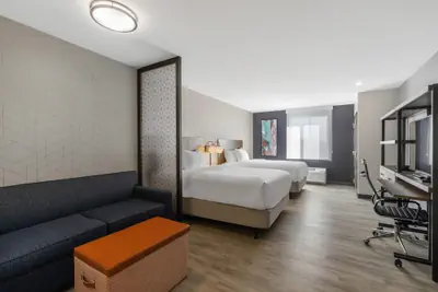 Photo 2 - Everhome Suites Corona